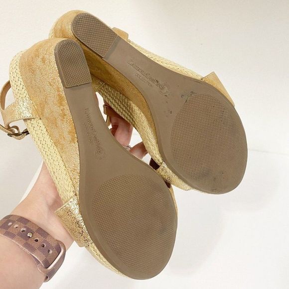 L'Amour Des Pieds Idelle Wedge Rubbed Gold 9 1/2 - Picture 6 of 6